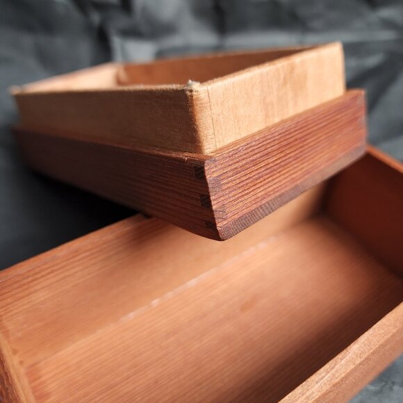 Antique Vintage Delicate Handmade dovetail Wood simple box - Picture 1 of 4